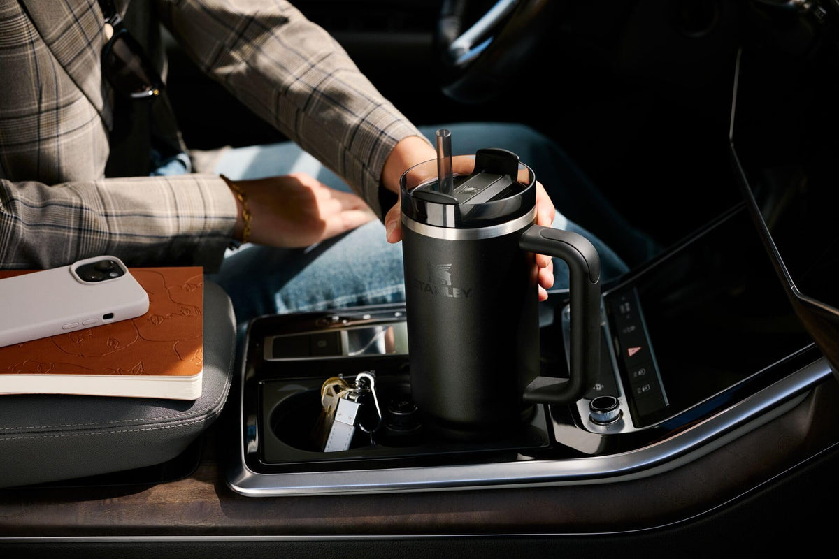 STANLEY Quencher H2.0 Tumbler with Handle and Straw 30 oz | Flowstate 3-Position Lid | Cup Holder Compatible for Travel | Insulated Stainless Steel Cup | BPA-Free | Coastal Teal 🍁 All In One Marketplace Canada