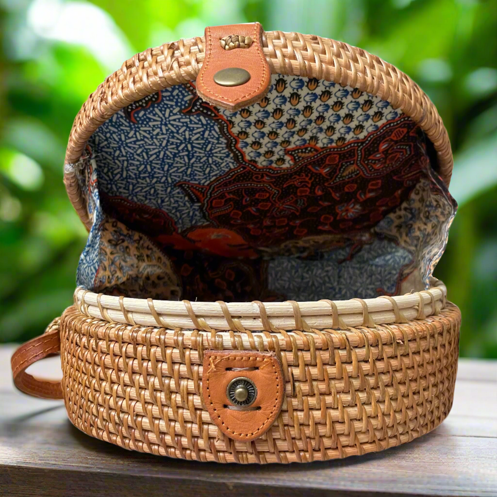 Oval Rattan Purse - Natural