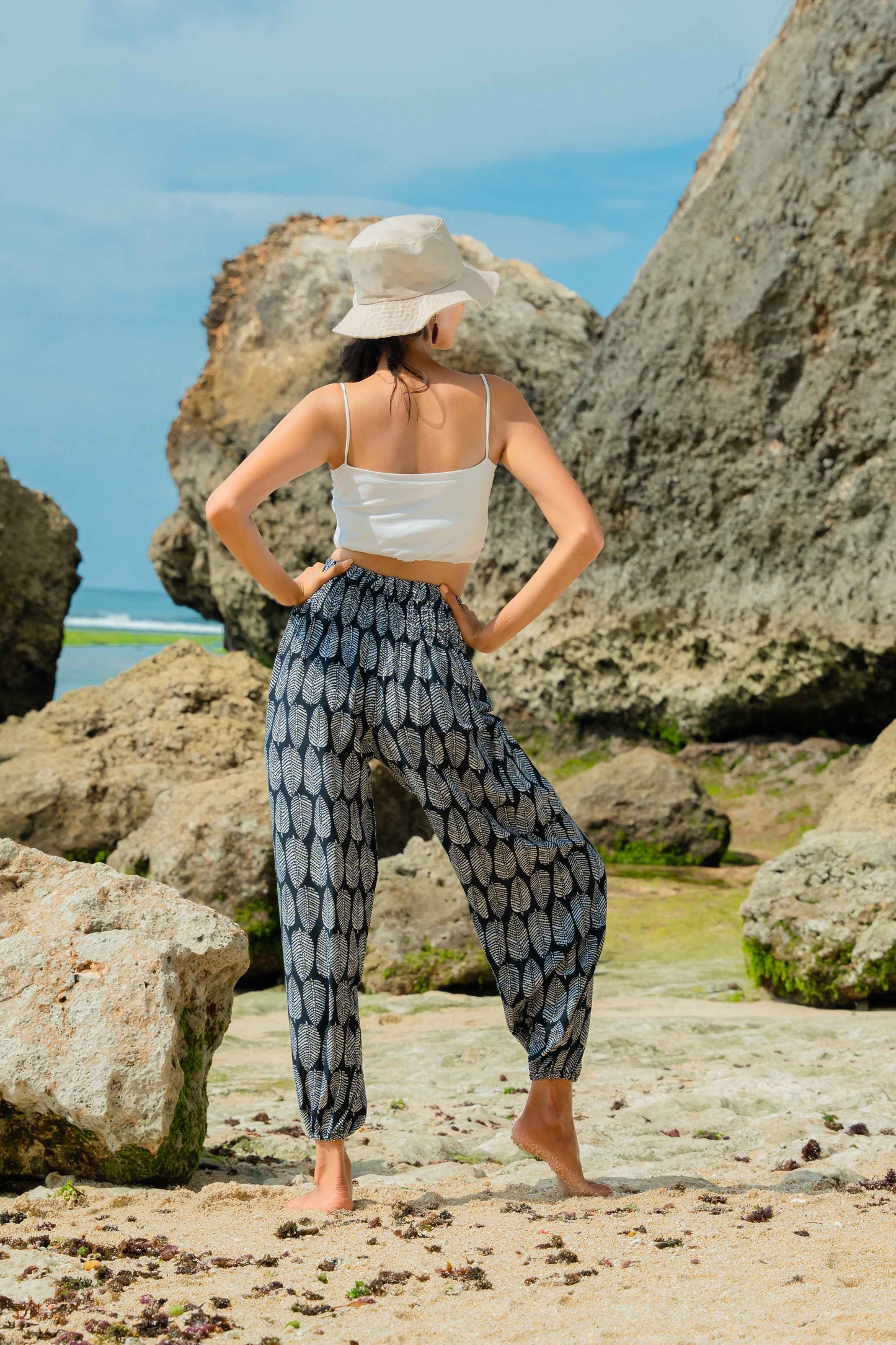 Black & White Leaf Print Bali Pants