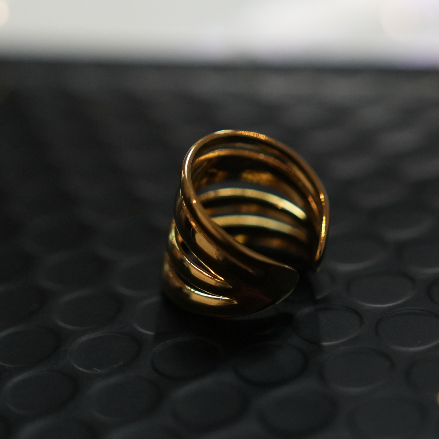 MAKET Gold: Multi Stacked Four Rings in One