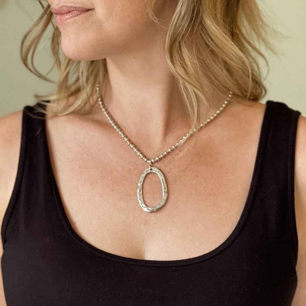 Silver Ball Necklace With Oval Pendant In Silver Plate