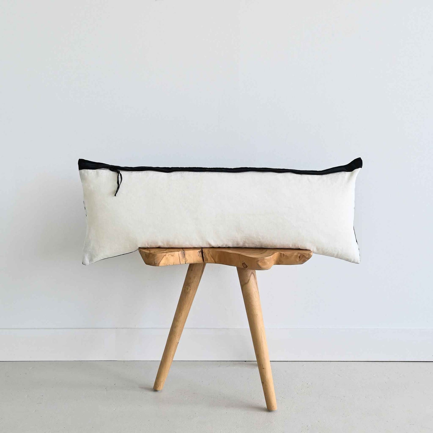 VELVET - HOTEL COLLECTION BLACK LUMBAR