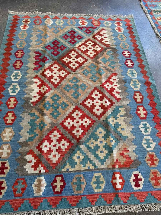 Persian Shiraz Kilim Rug | 5' 3" x 6' 9"