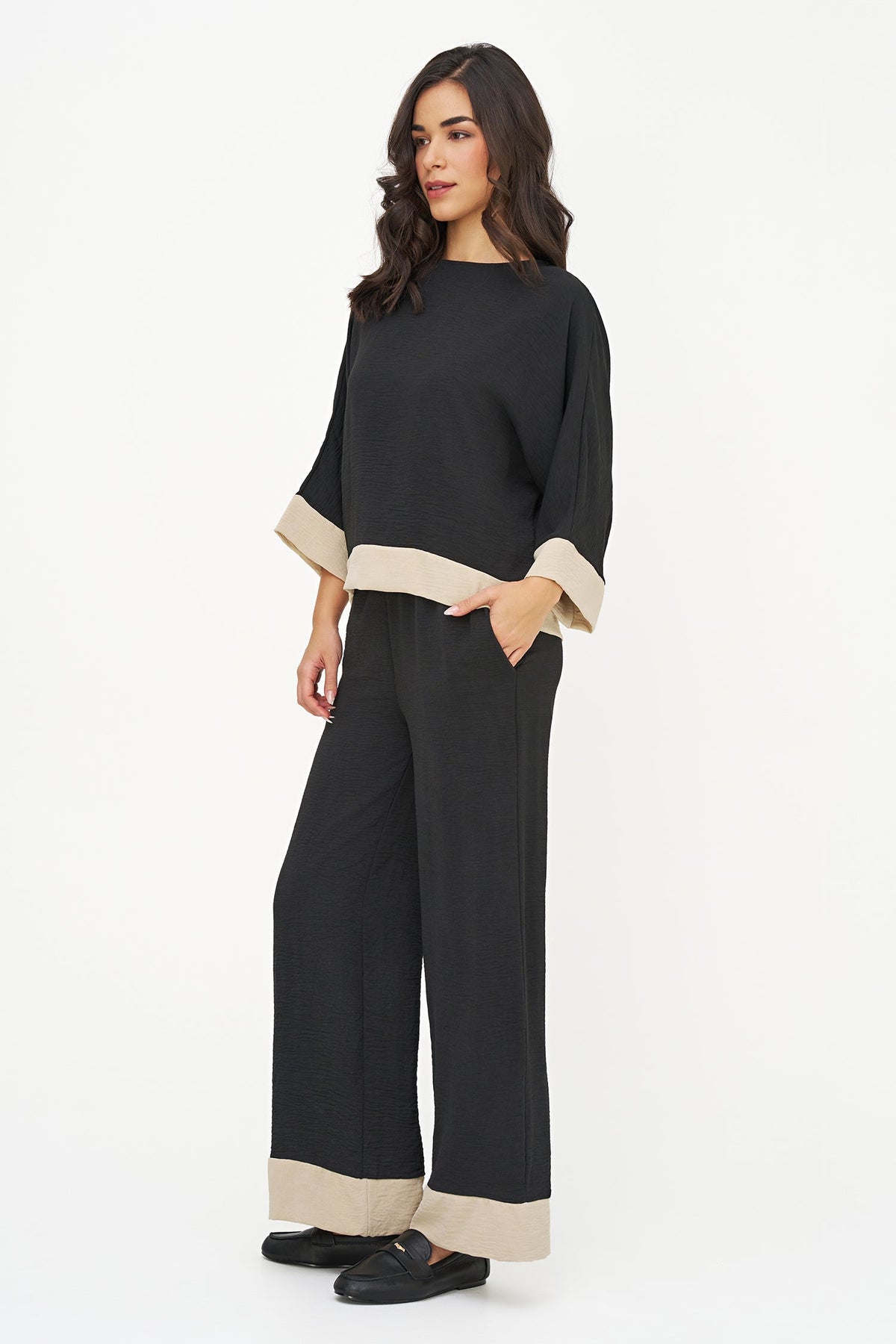 Women's Woven Color-Blocked Top, with a Wide Crew-Neckline &  3/4th Length Sleeves