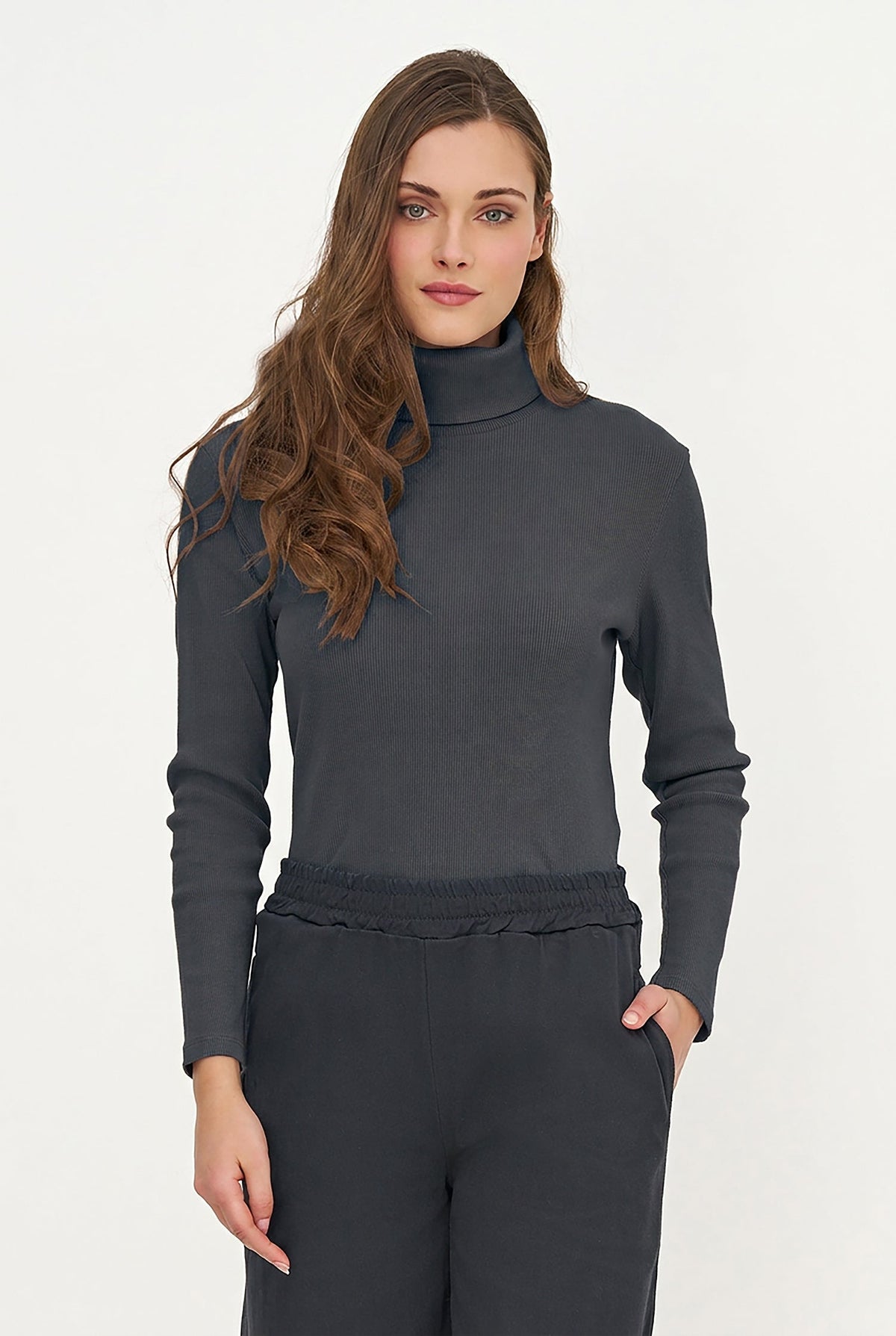 Women's Classic Rib-Knit Turtleneck Top with Long Sleeves