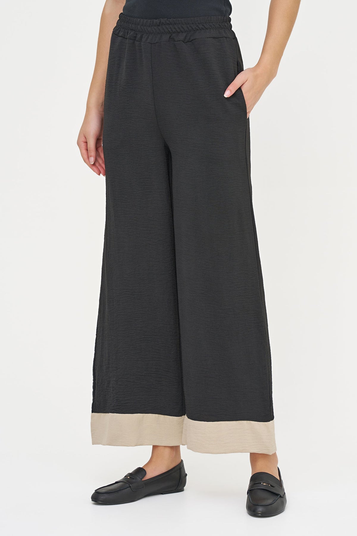 Women's Woven Color-Blocked Pull-On Pant, with Side Seam Pockets