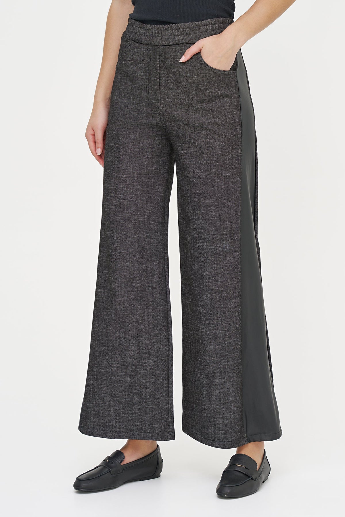 Women's Woven Mid-Weight Denim Pull-On Wide Leg Pant, with Scooped Front Pockets & Back Pockets.