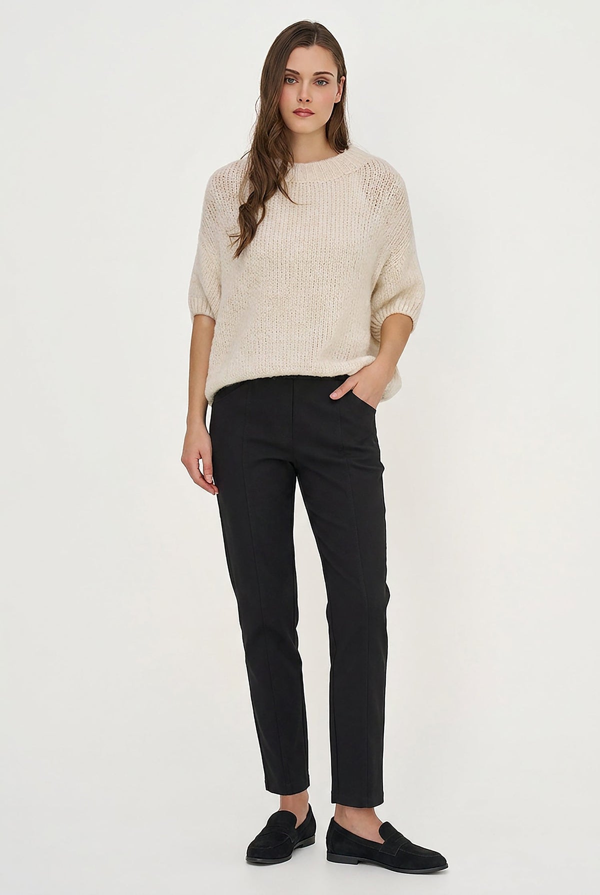 Women's Woven Pull-On Tapered Pants with Curved Side Pockets