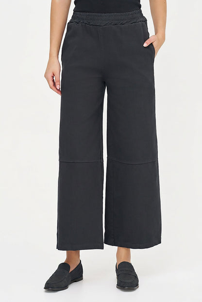 Women's Woven Pull-On Wide-Leg Pants with Back Patch Pockets