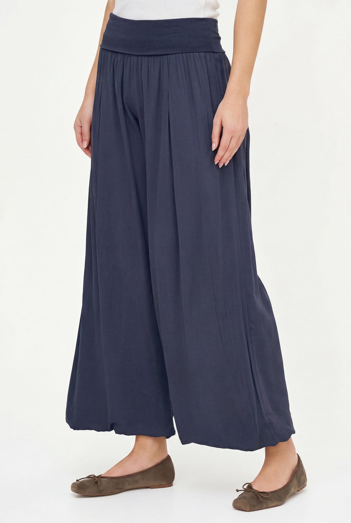 Women's Woven Pull-On Pant with a Jersey Waistband & a Bubble-Hem