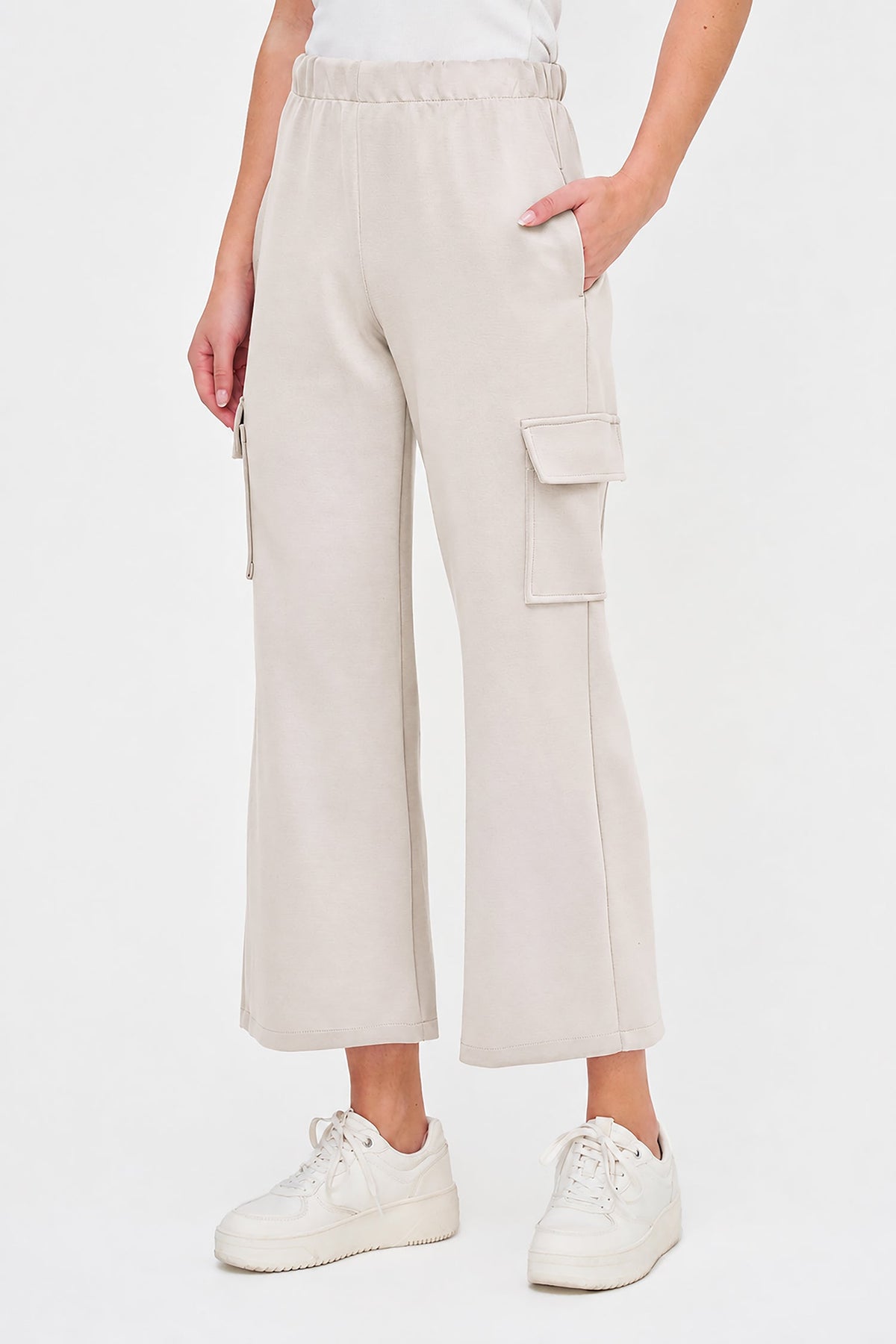Women's Knit Pull-On Sweatpants with Side & Cargo Pockets