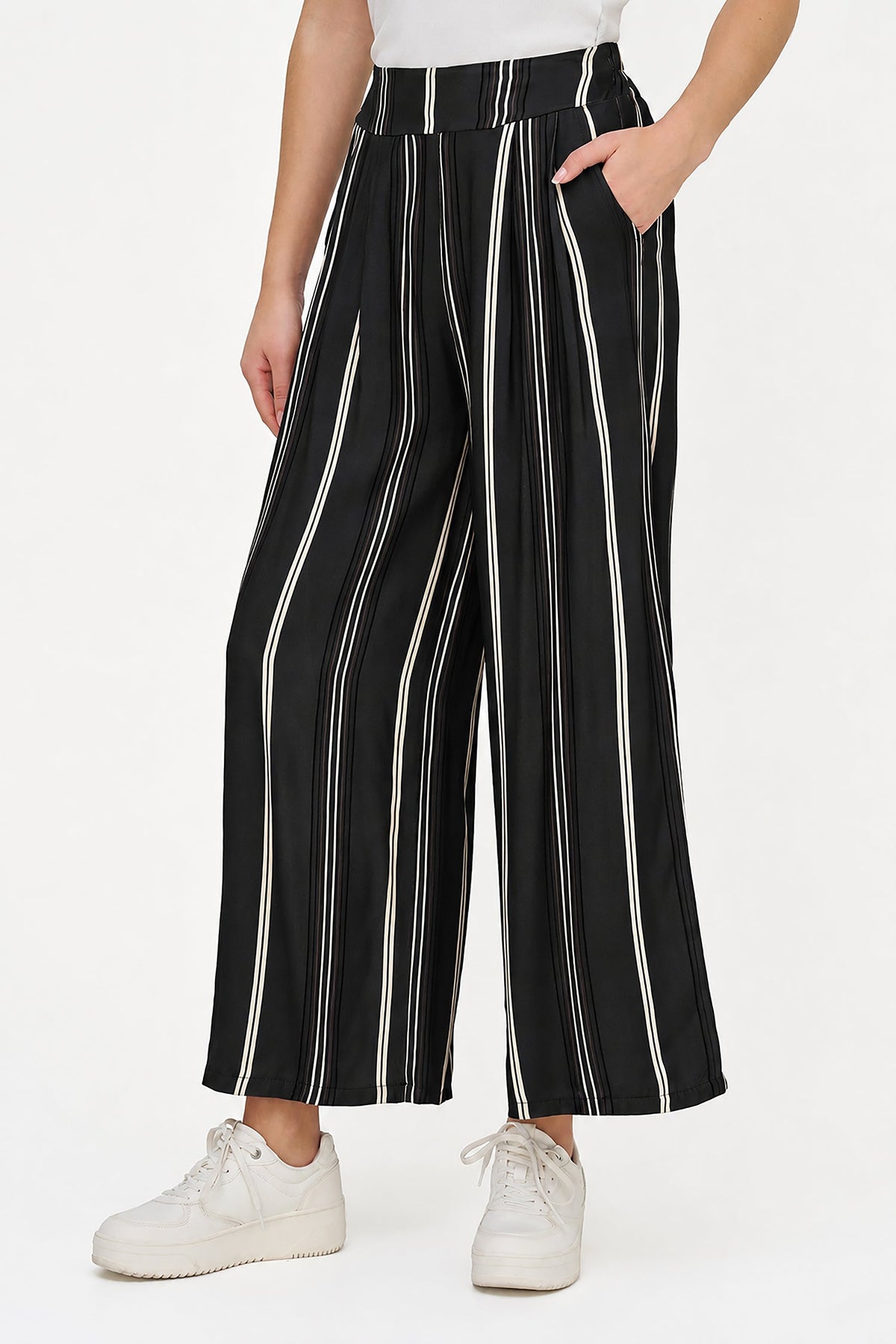 Women's Printed Woven Wide-Leg Pull-On Pants with Side Pockets