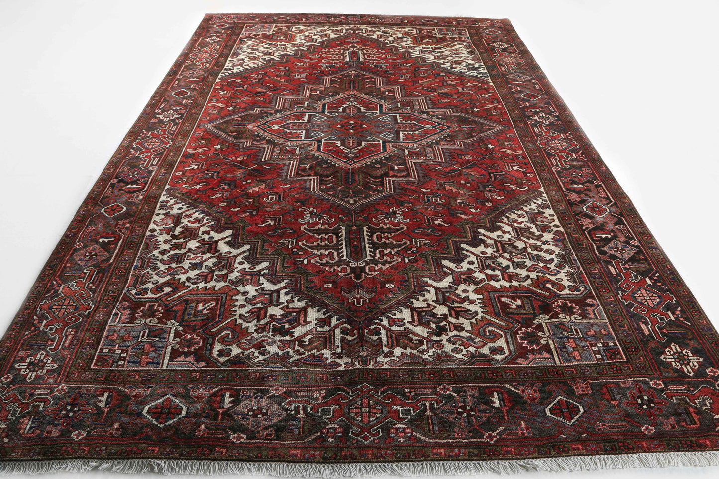 Persian Heriz Rug | 7' 5" x 10' 10"
