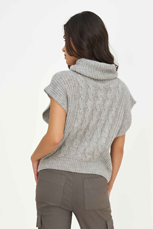 Women's Cable-Knit Turtleneck Sleeveless Sweater
