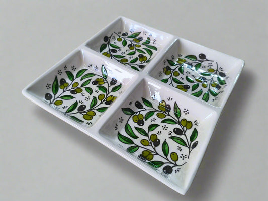 Handgefertigte Servierplatte aus Keramik mit 4 Fächern | Für Nüsse, Dips und Vorspeisen | 23 x 23 cm