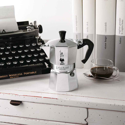 BIALETTI - Moka Express: Iconic Stovetop Espresso Maker, Makes Real Italian Coffee, Moka Pot 12 Cups (22 Oz - 670 Ml), Aluminium, Silver 🍁 All In One Marketplace Canada