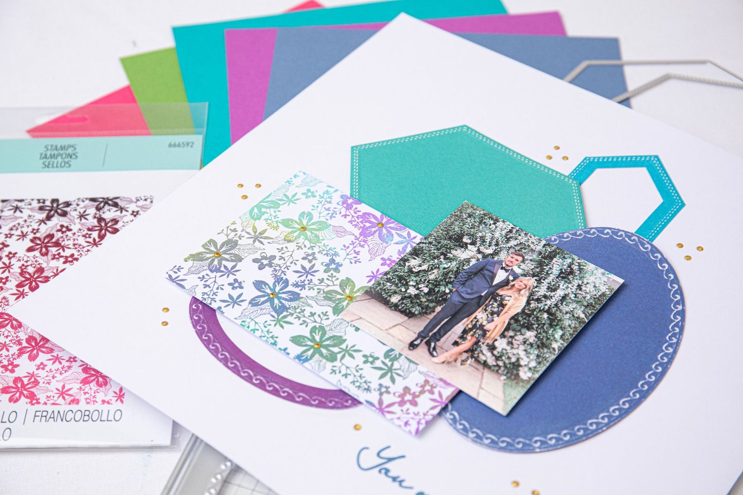 Sizzix Clear Stamp Set Cosmopolitan, Petals by Stacey Park
