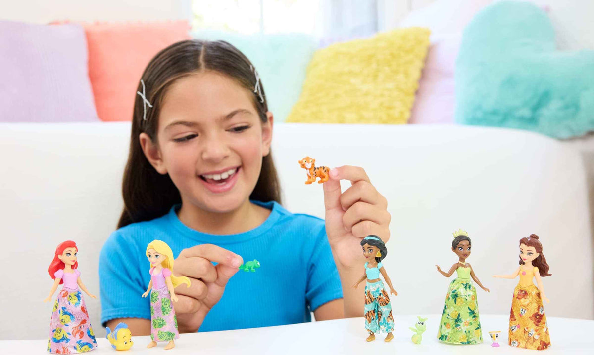 Mattel Disney Princess & Friends Set with 5 Posable Small Dolls in Removable Skirts or Pants & 5 Friend Figures, Inspired by the Disney Movies 🍁 All In One Marketplace Canada