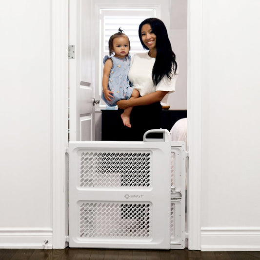 Safety 1st Lift, Lock and Swing Gate - Pressure or Hardware installed, Fits Spaces Between 28" and 42" Wide, 28" Tall, White 🍁 All In One Marketplace Canada