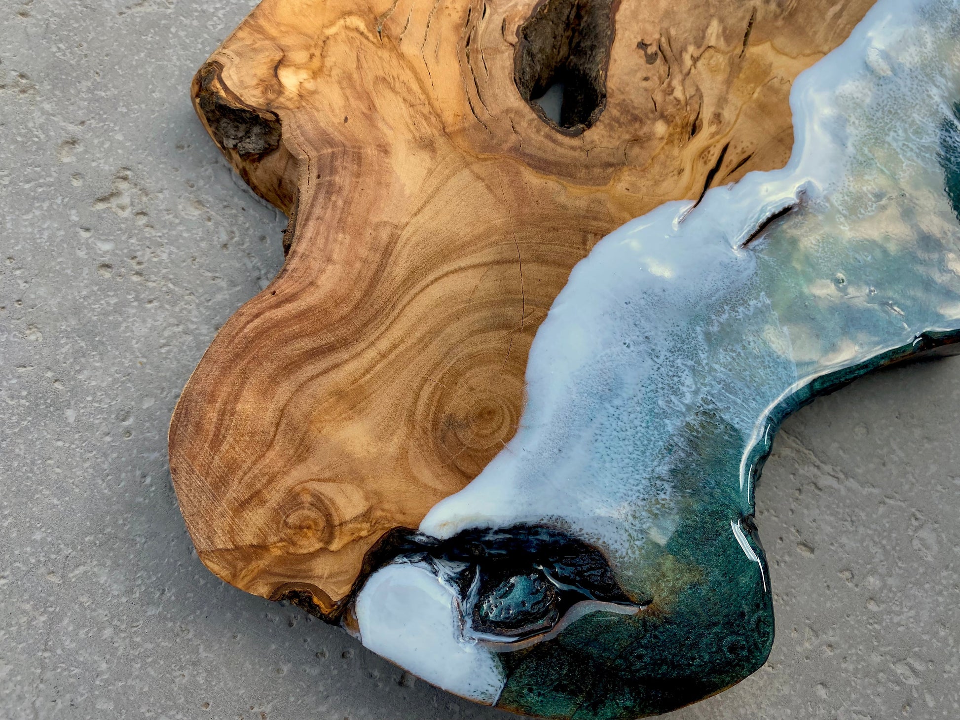 Olive Wood Charcuterie Board - AURABAGS SHOP