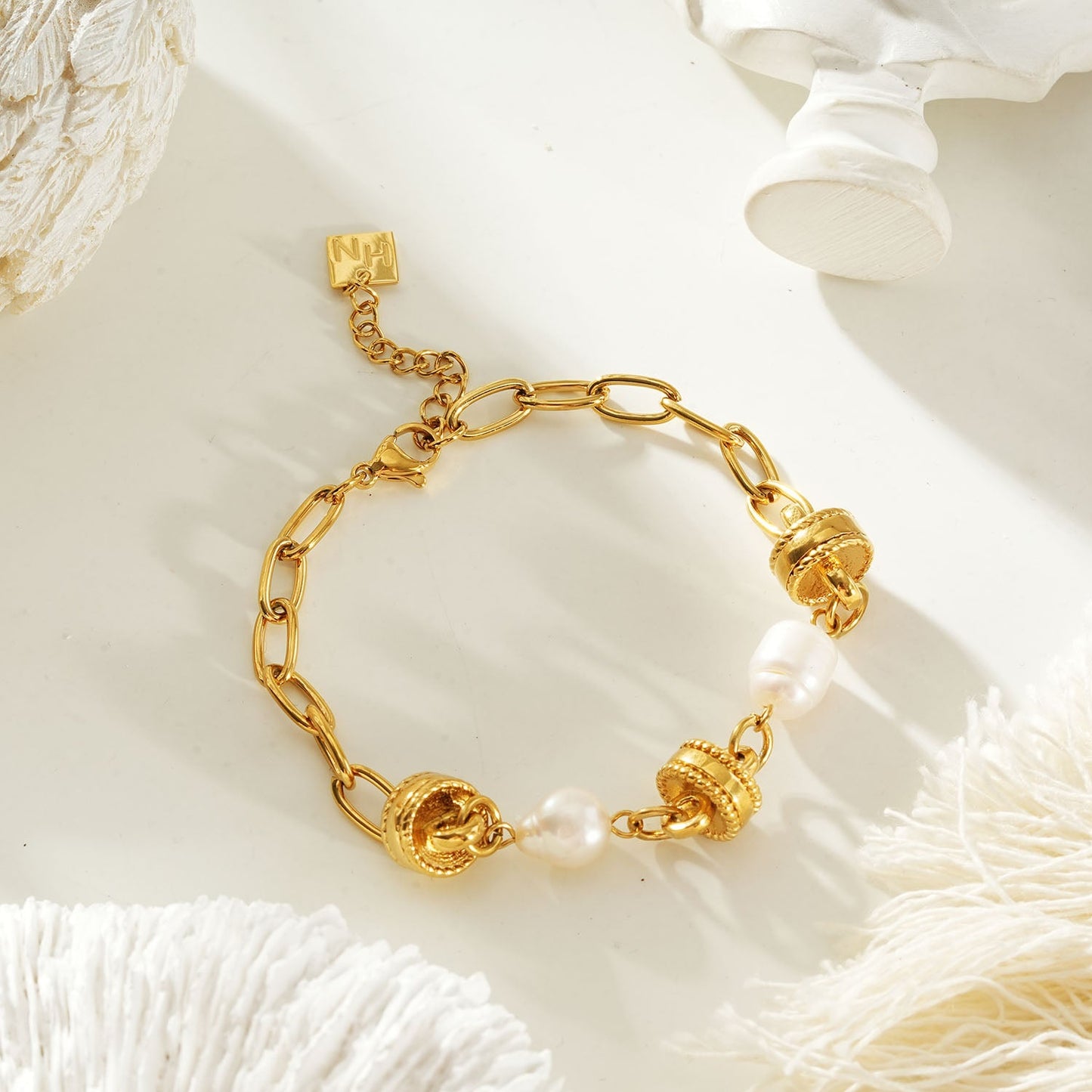 ARGENTA Gold: Regal Harmony Chain Bracelet with Relic Orbs and Freshwater Pearls