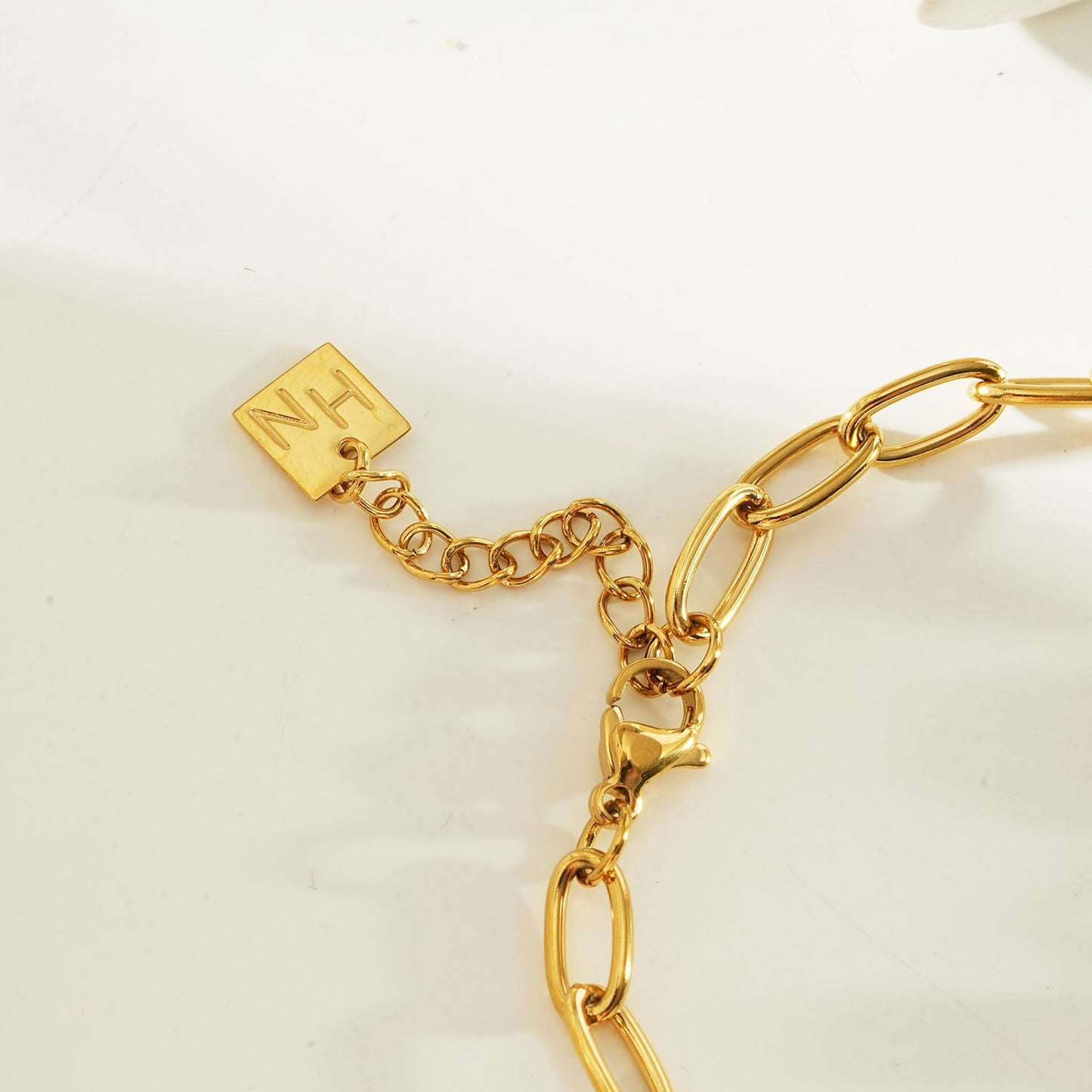 ARGENTA Gold: Regal Harmony Chain Bracelet with Relic Orbs and Freshwater Pearls