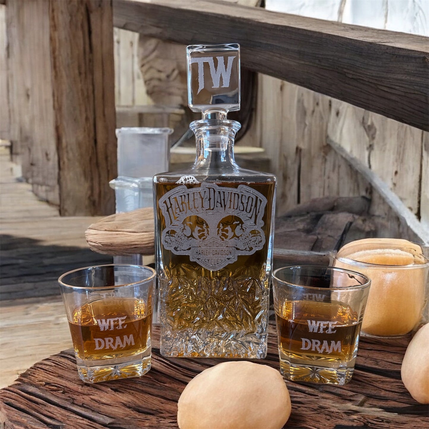 Personalized Rectangle Whiskey Decanter Set – Custom Engraved Decanter and Glasses for Men, Weddings, or Special Occasions
