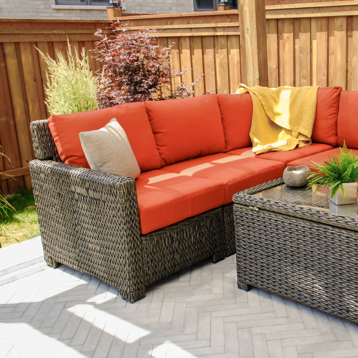 Laguna Point 6-Piece Wicker Outdoor Sectional Set with Coffee Table - AURABAGS SHOP