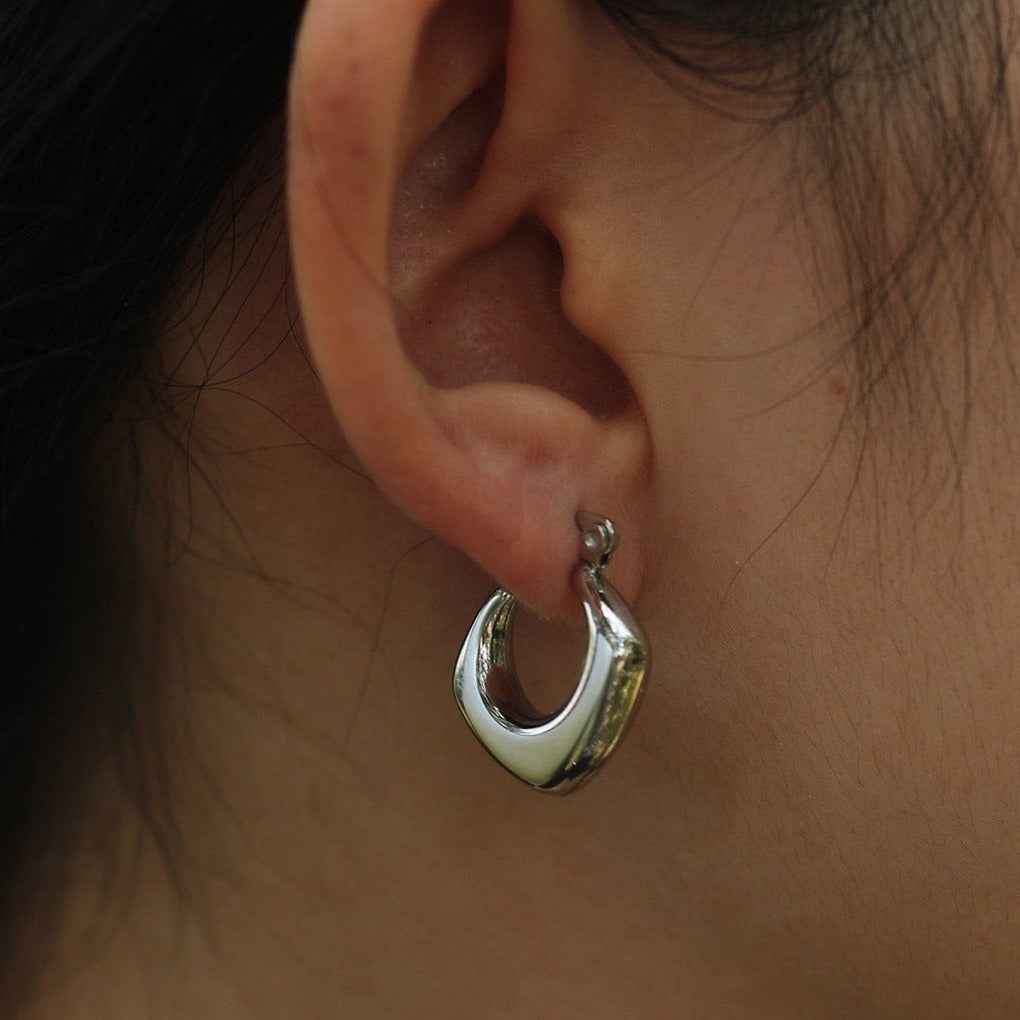 MARIYA Squared Rounded Hoop Earrings Silver