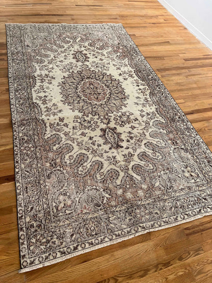 Vintage Turkish Oushak Rug | 9’ 4” x 5’ 5”