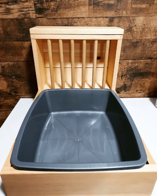 Dowel Style Hay Feeder and Litter Size