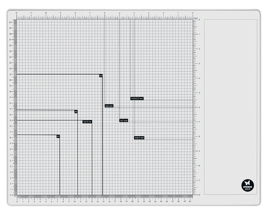 SL Magnetic Glass Mat 4 Magnets Included Essentials 450x350x10mm 1 PC nr.01