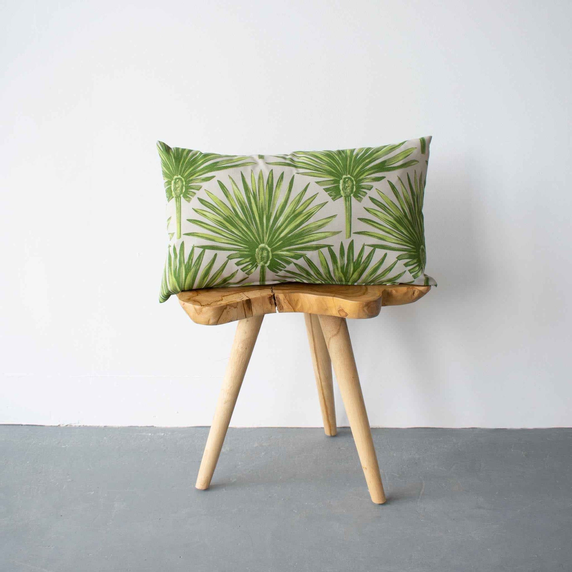 OUTDOOR PILLOW - GREEN PALM LEAF LUMBAR
