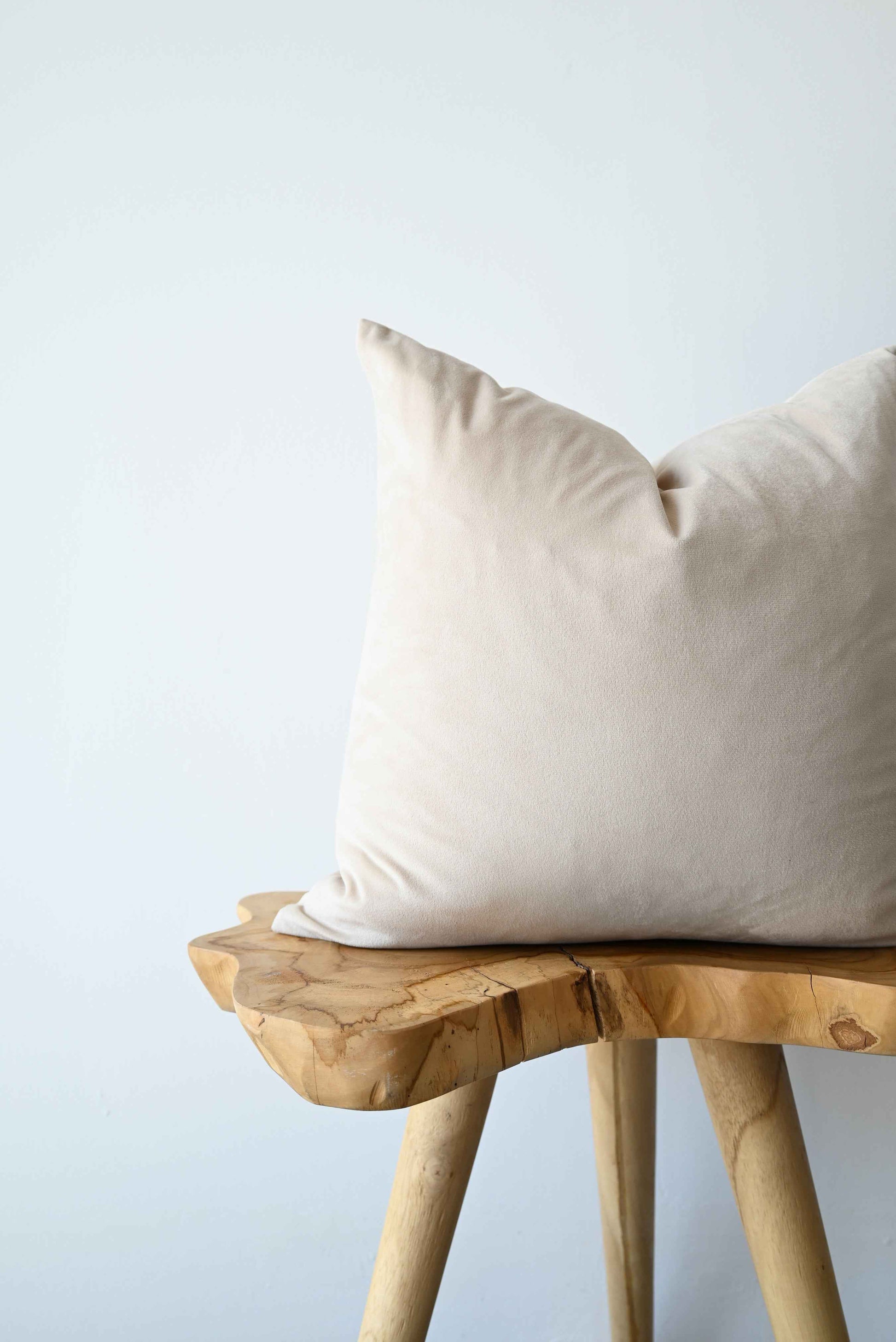 VELVET - STONE 18"