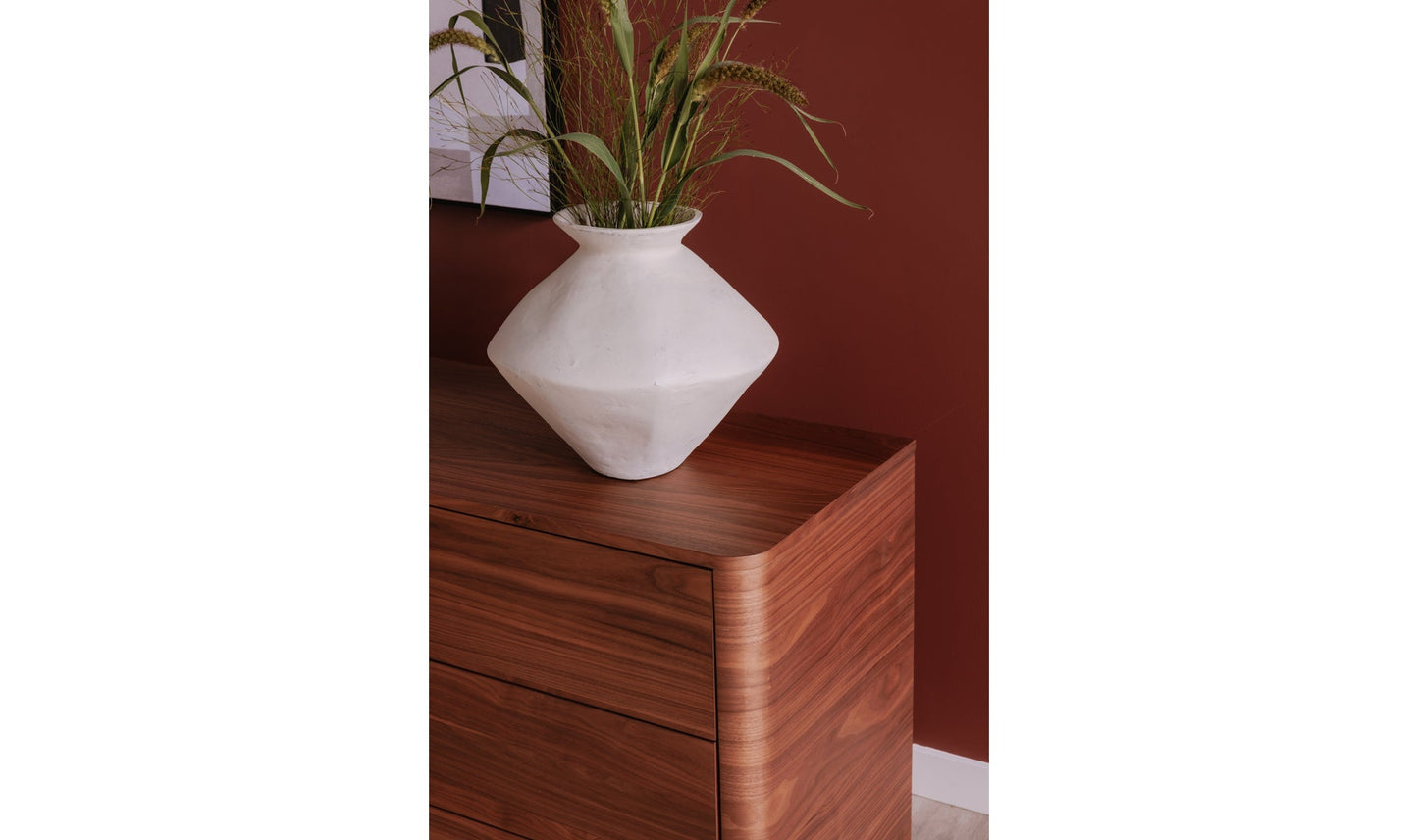 Alfred Round Bedroom Set