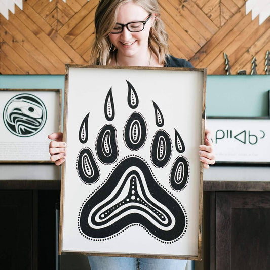 Bear Paw Symbol Wood Sign - AURABAGS SHOP