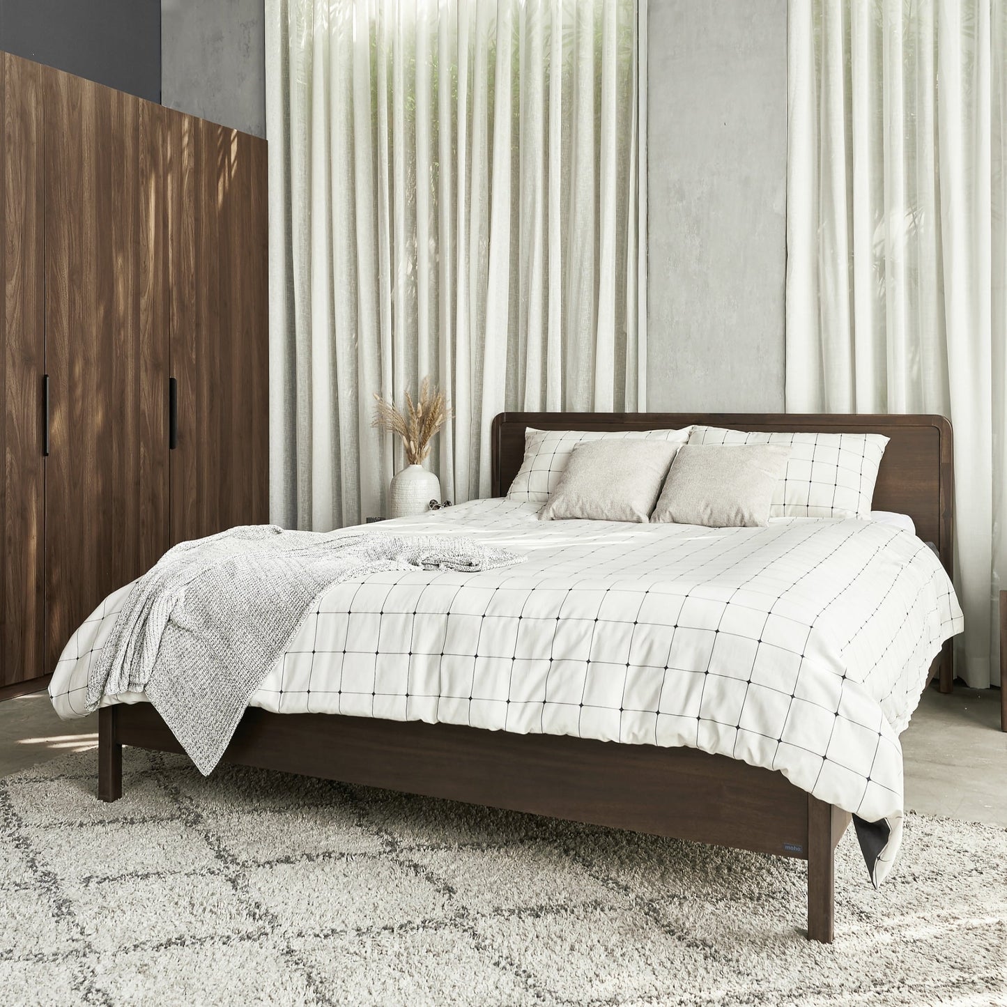 Dalumd Bedroom Furniture Combo Set
