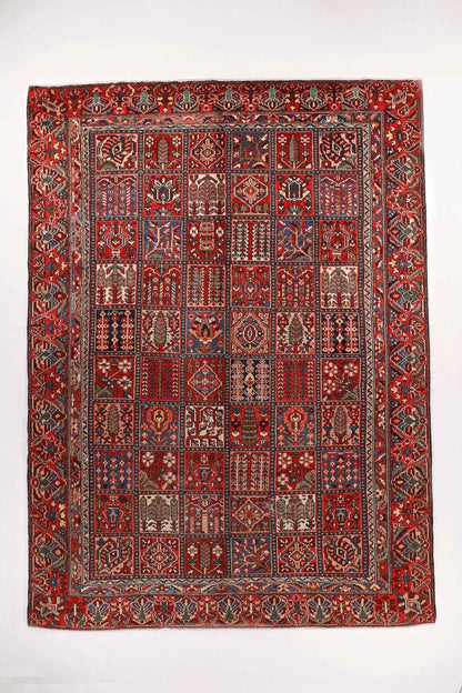 Persian Bakhtiari Rug | 8' 6" x 12' 6"