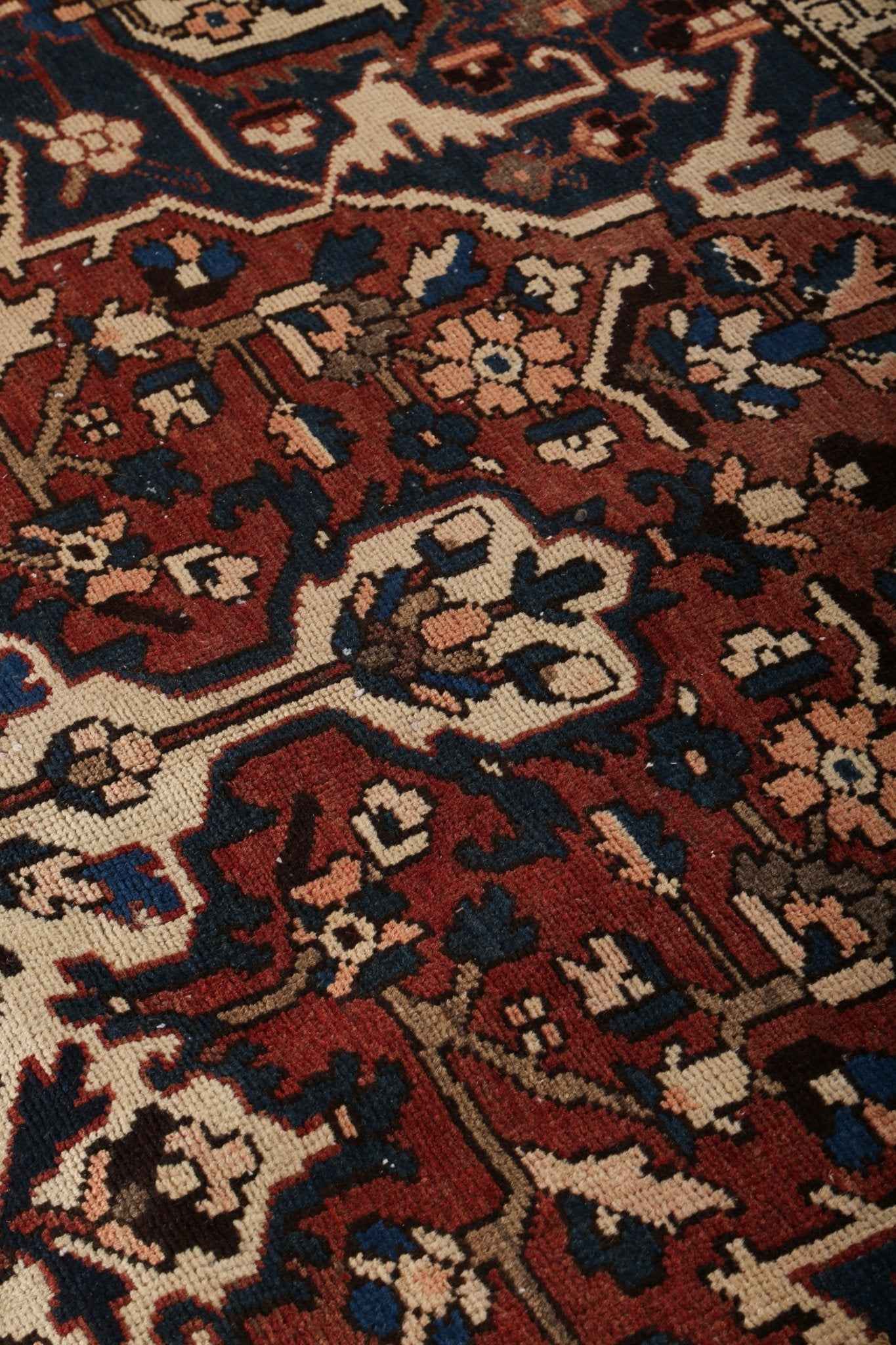 Persian Bakhtiari Rug | 9' 10" x 12' 9"