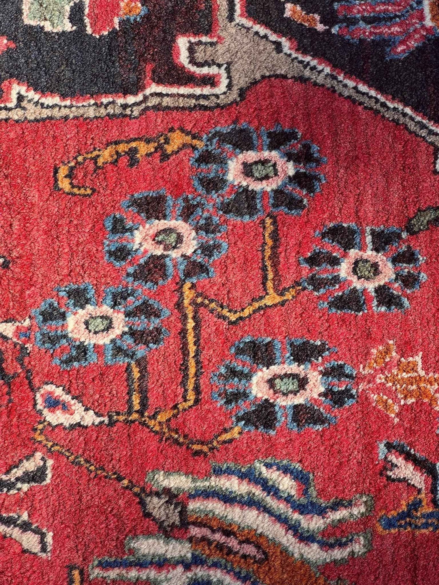Persian Bidjar Rug | 8' 11" x 12' 2"