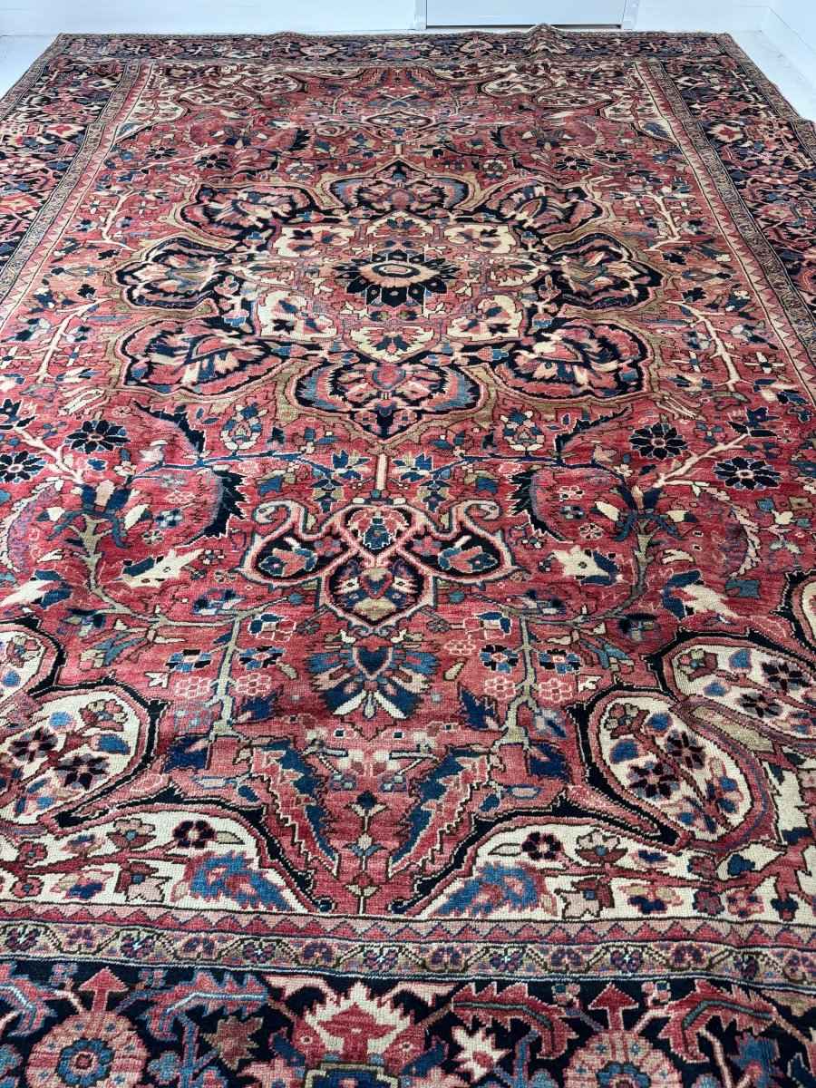 Persian Heriz Rug | 10' 7" x 13' 7"