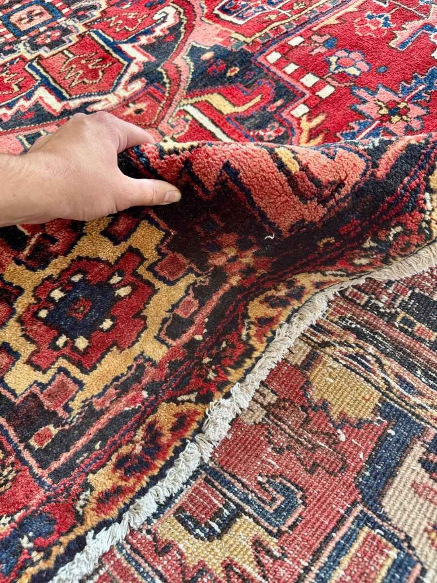 Persian Heriz Rug | 7' 7" x 10' 10"