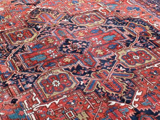 Persian Heriz Rug | 9' 5" x 12' 10"