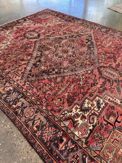 Persian Heriz Rug | 9' 8" x 12' 8"