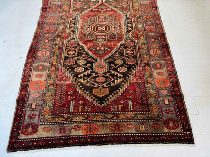 Persian Zanjan Rug | 4' 6” x 7' 9"
