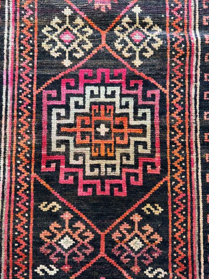 Persian Shahrebabak Runner Rug | 2' 8" x 10' 4"