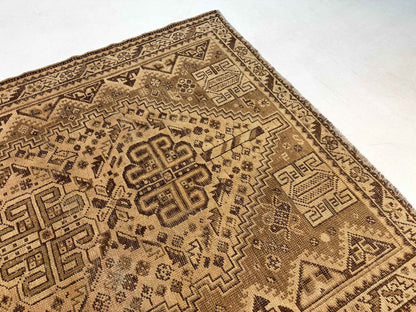 Persian Shiraz Rug | 5' 5” x 7' 11"