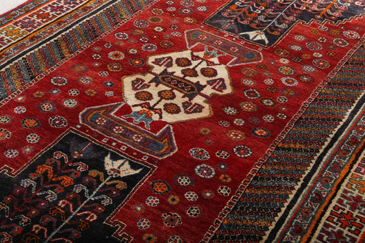 Persian Shiraz Rug | 5' 8" x 6' 10"