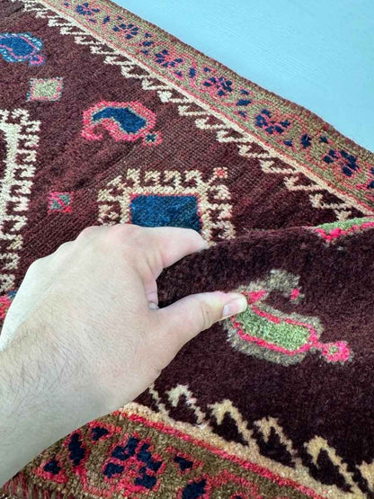 Persian Sirjan Rug | 2' 8" x 4’