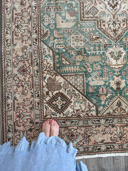 Persian Tabriz Heriz Rug | 6' 6" x 9' 6"